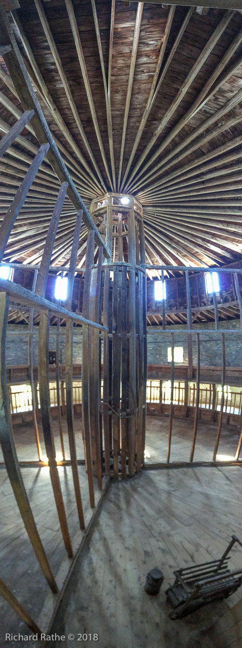 Round Diary Barn