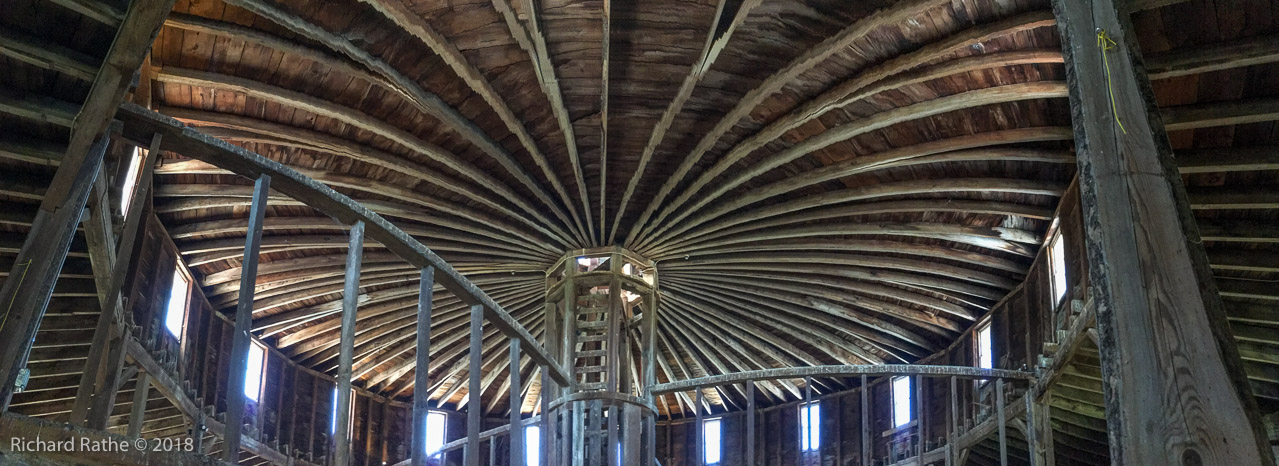 Round Diary Barn