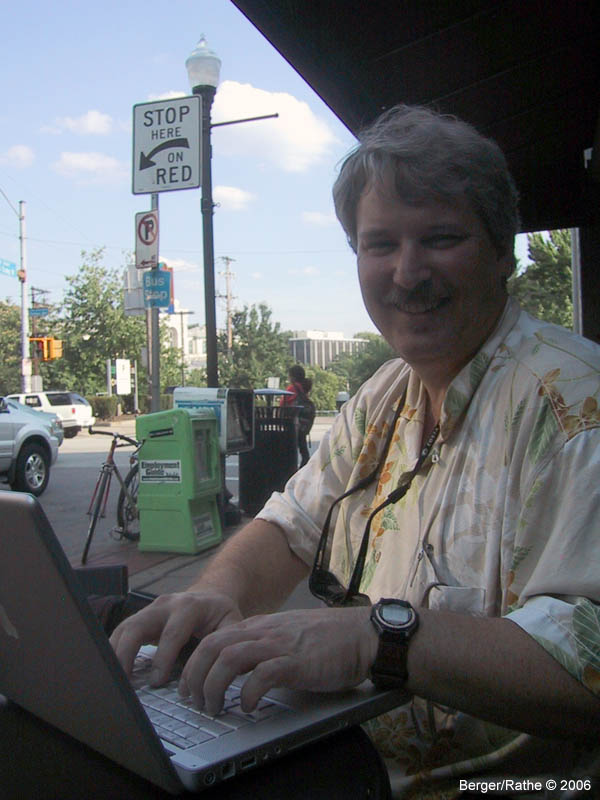 18-richard-cybercafe